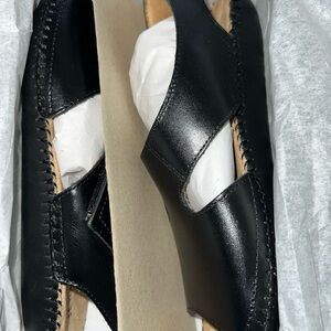 Naturalizer Women's Black Leather scout strap Sandals